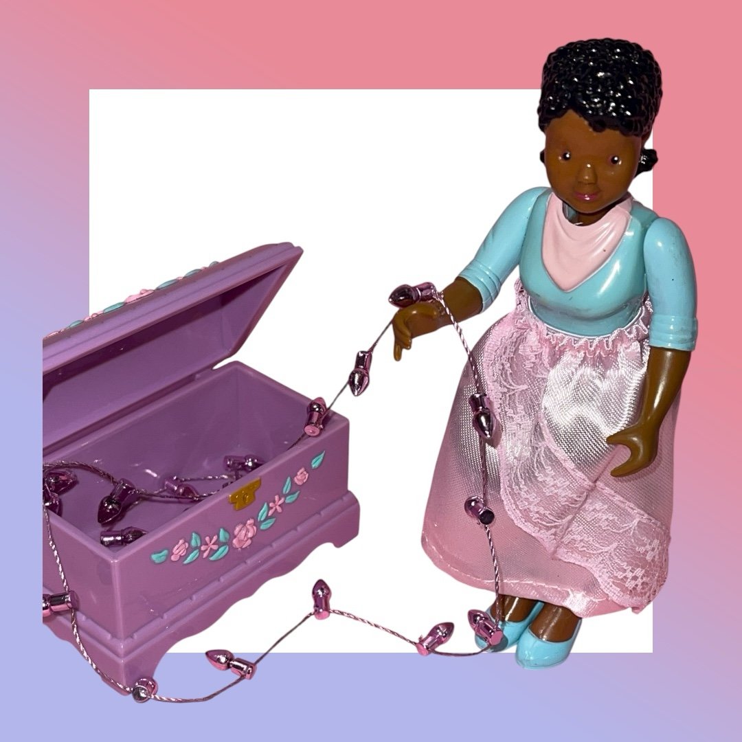 African American dollhouse with clothes mom mother AA (lady only)