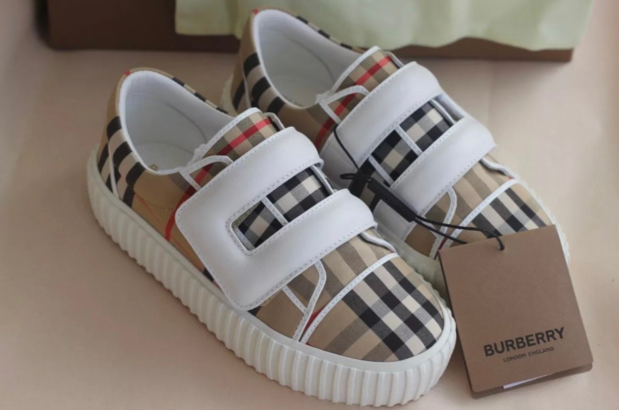 Burberry kid shoe EU 31 size 13