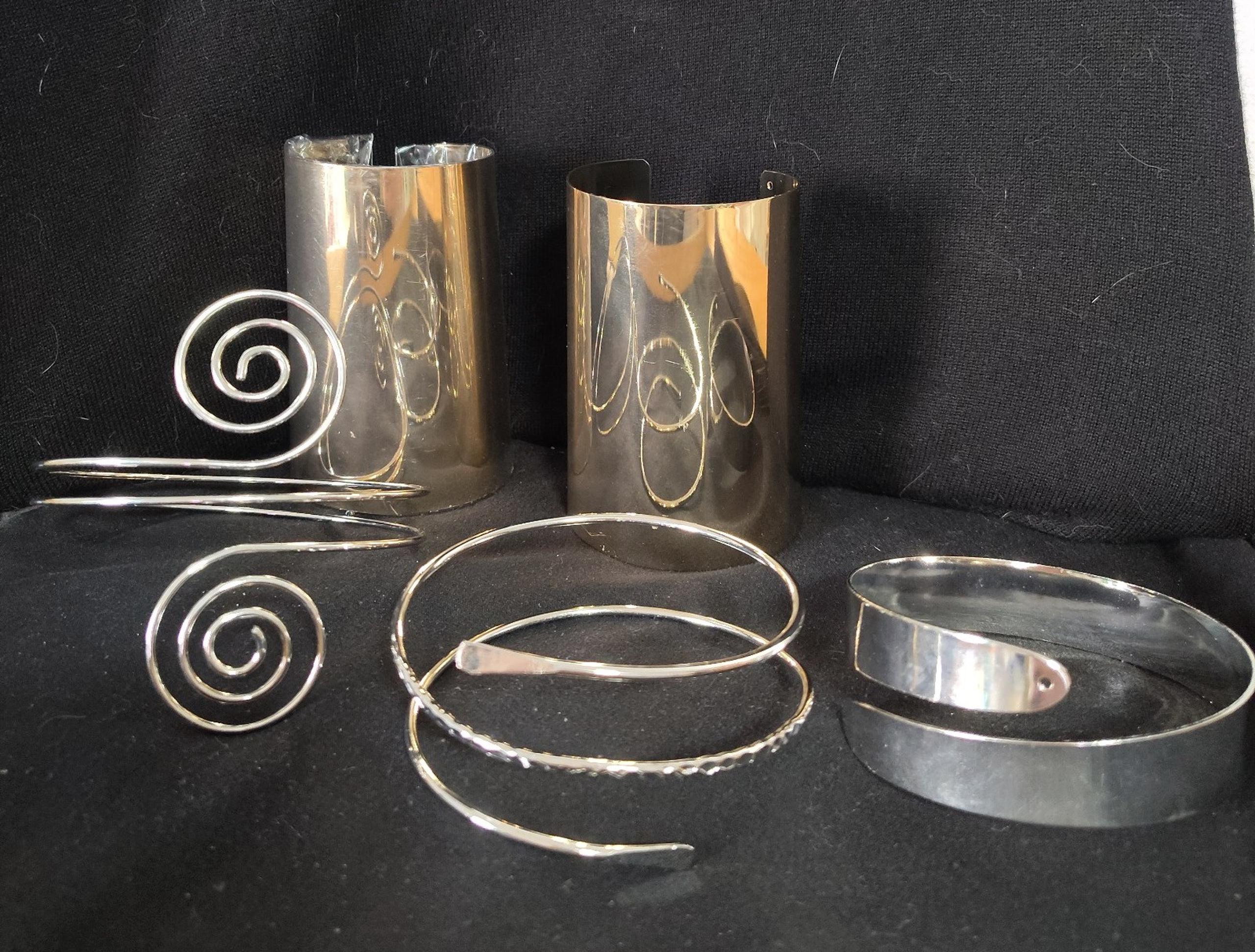 Arm cuffs