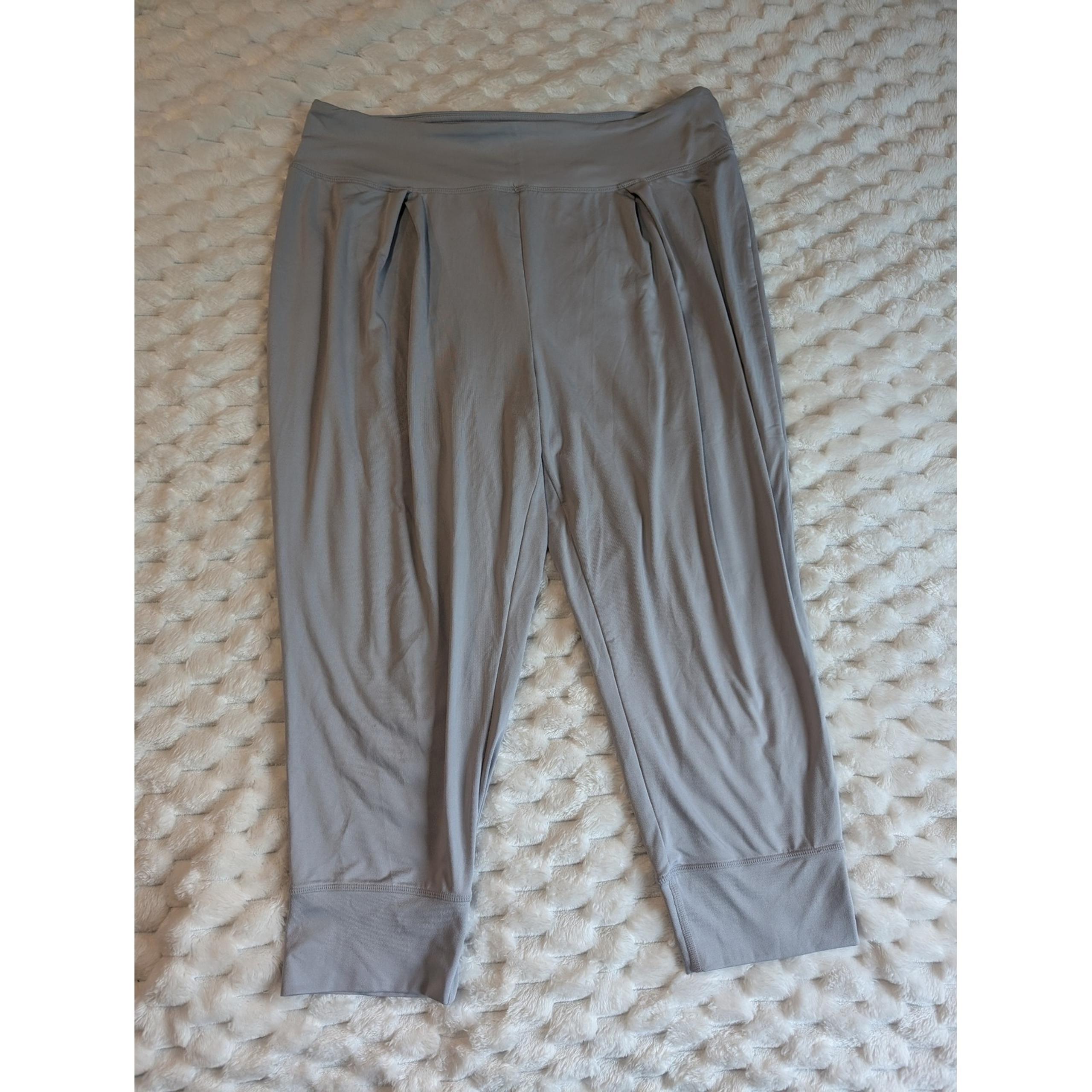 Fabletics Gray Cropped Pants Lounge Activewear Pleated Comfy Size L