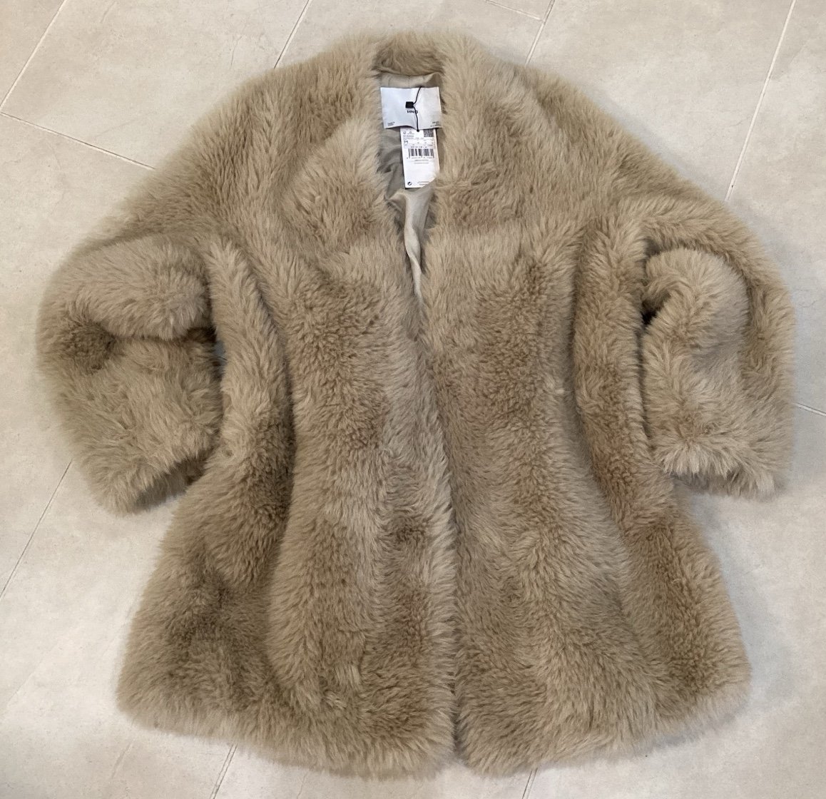 Brand New MNG Mango Oversized Faux Fur Coat Sz Medium Cream/Beige “Ritmo”