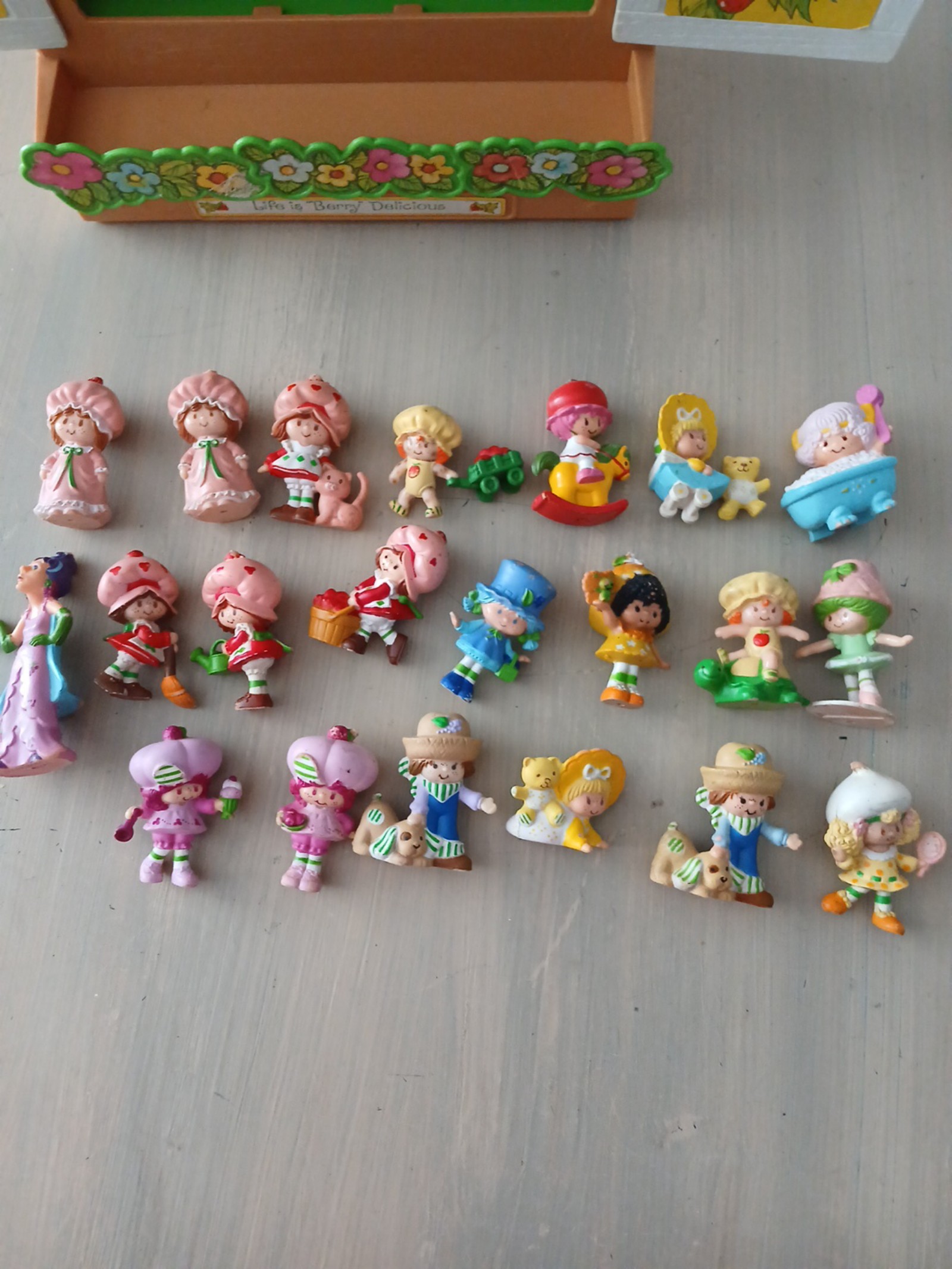1980s Strawberry shortcake mini figures with cabinet. Vintage, orginal