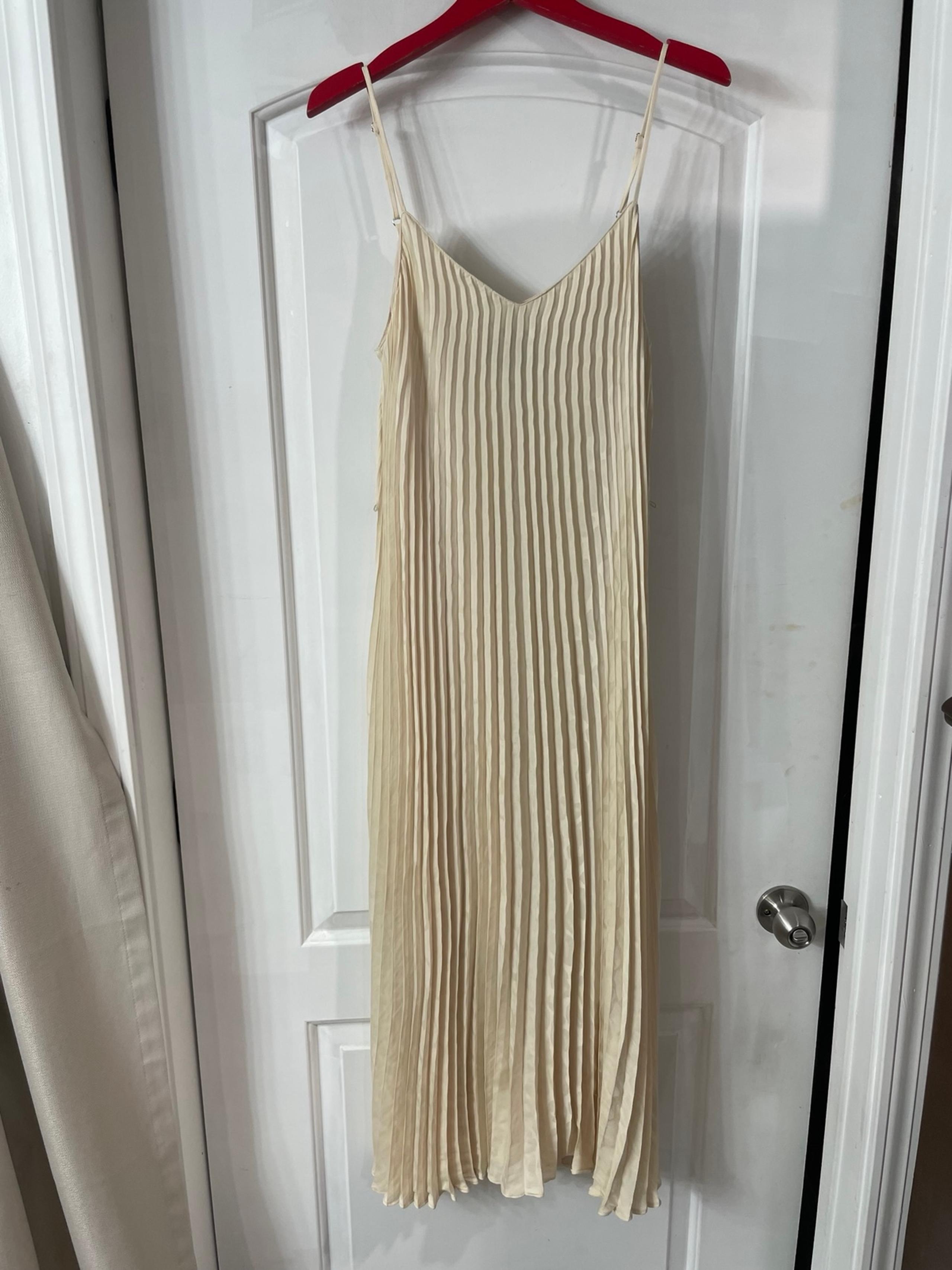 Banana Republic pleated midi dress size Small