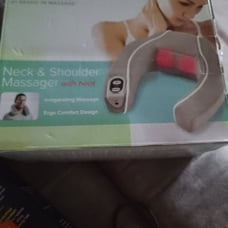 Homedics neck and shoulder massager with