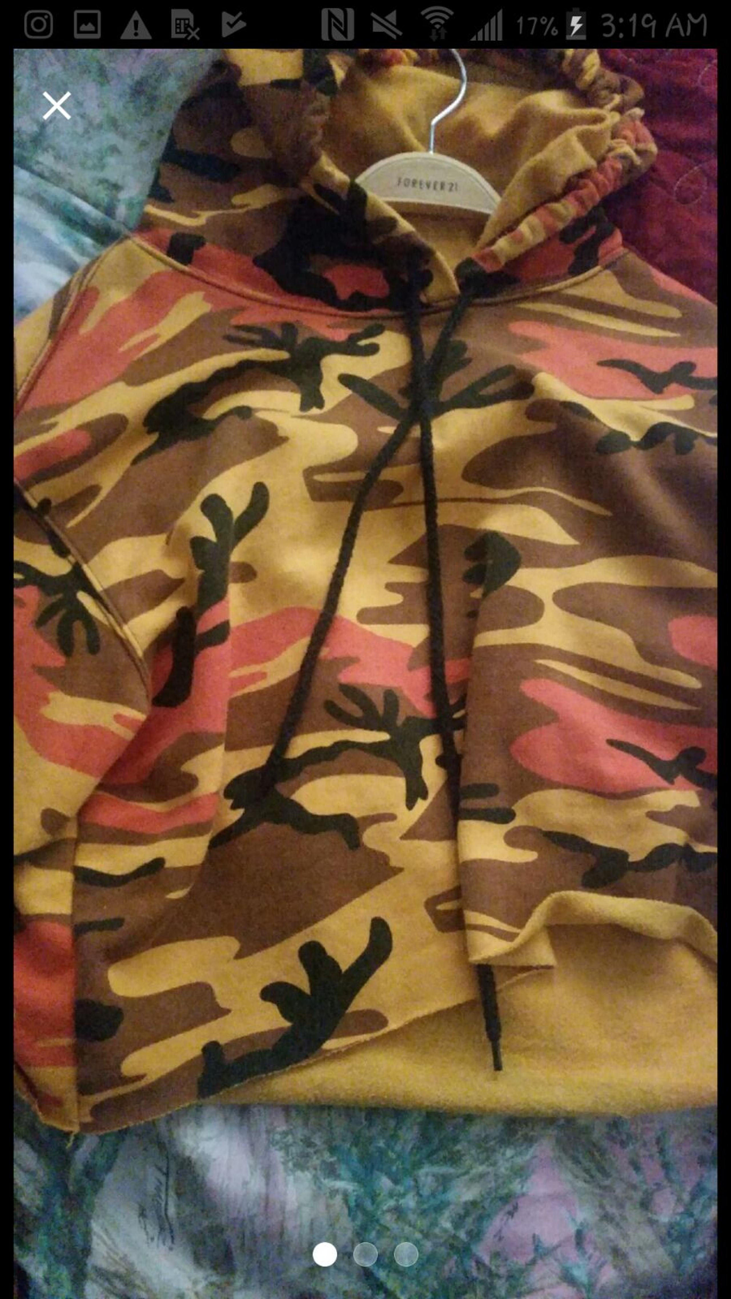 Zumiez crop top hoodie