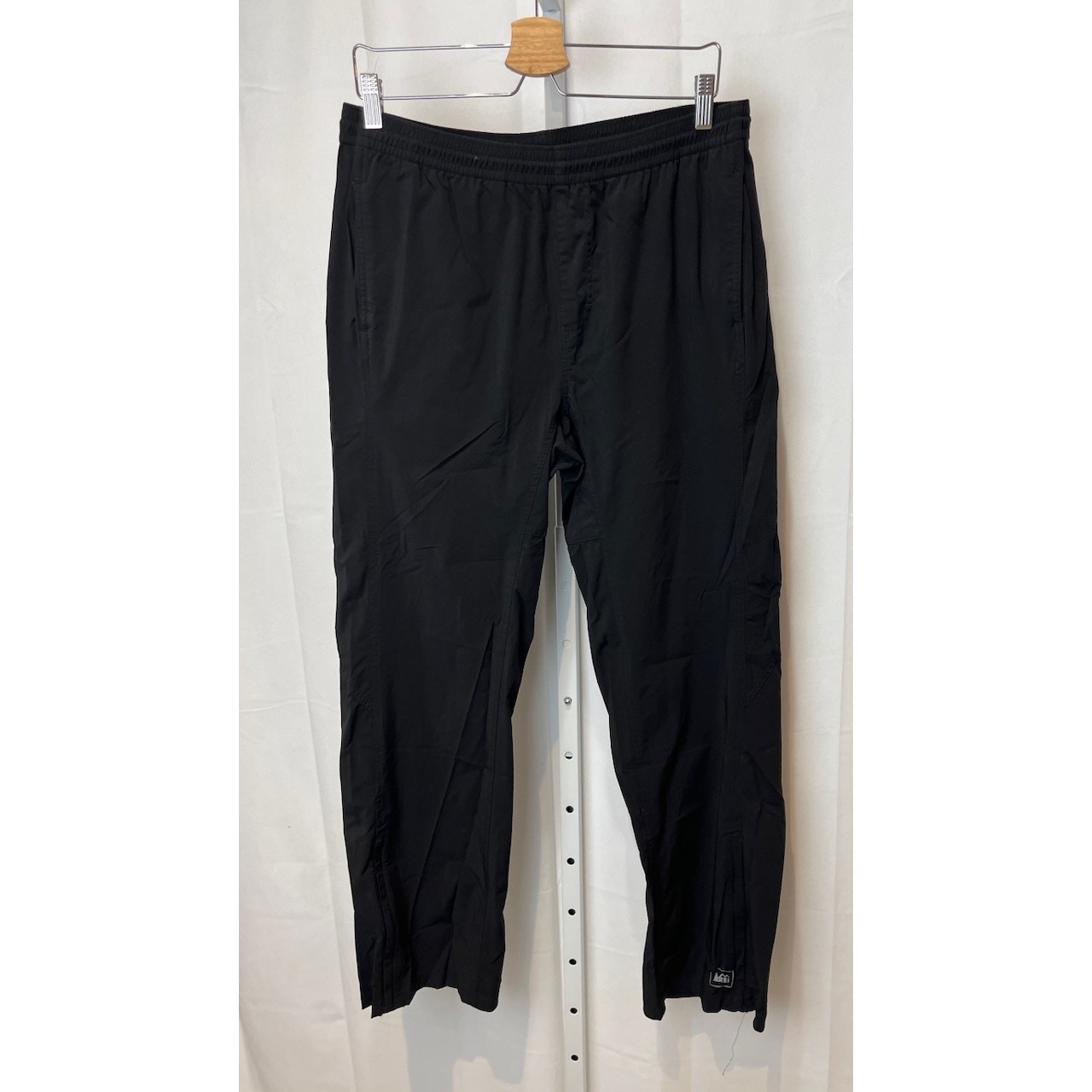 REI Mens Training Pants 809365 Pull On Ankle Zip Stretch Nylon Black Size M