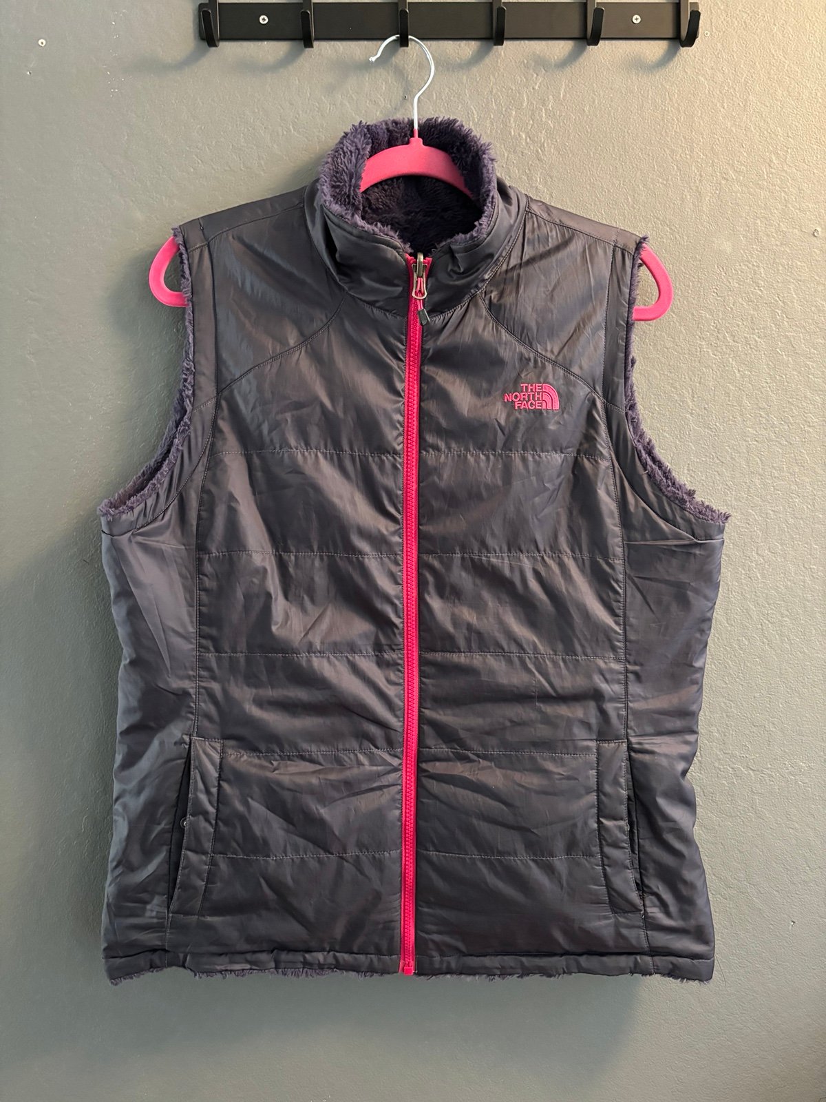 North Face reversible fleece lined vest ladies size xl very good condition