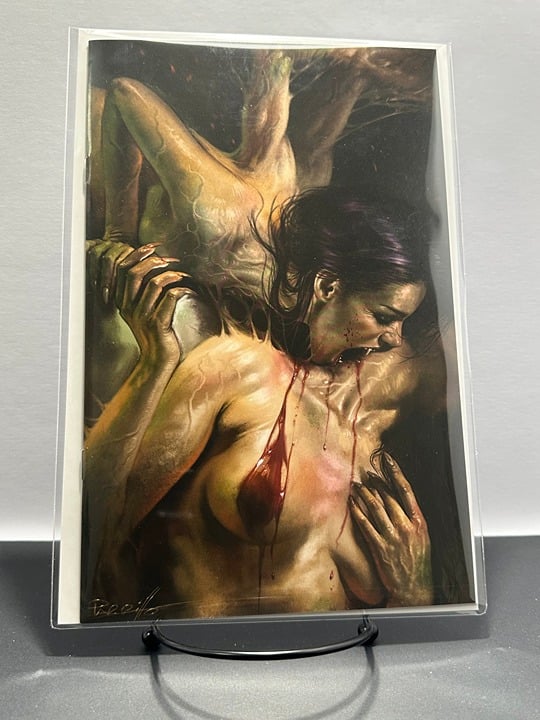 Virgin Vampirella Lucio Parrillo Variant Comic Lot #675