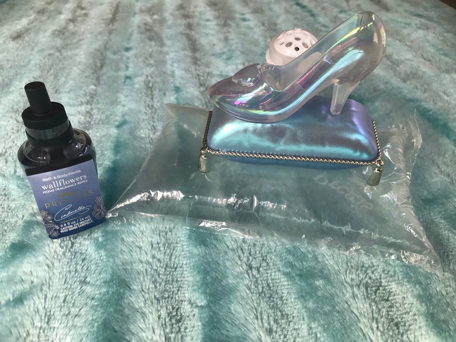 Bath and Body Works Disney Princess wallflower plug-in & refill (new)