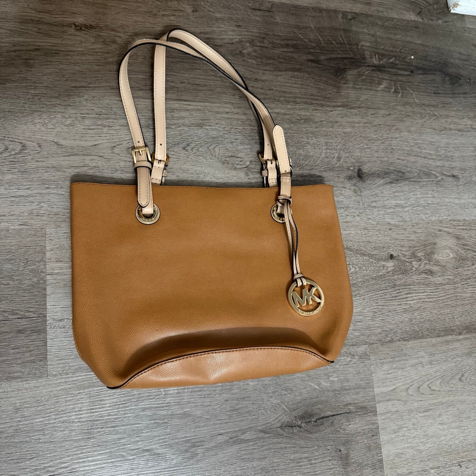 michael kors tan shoulder bag