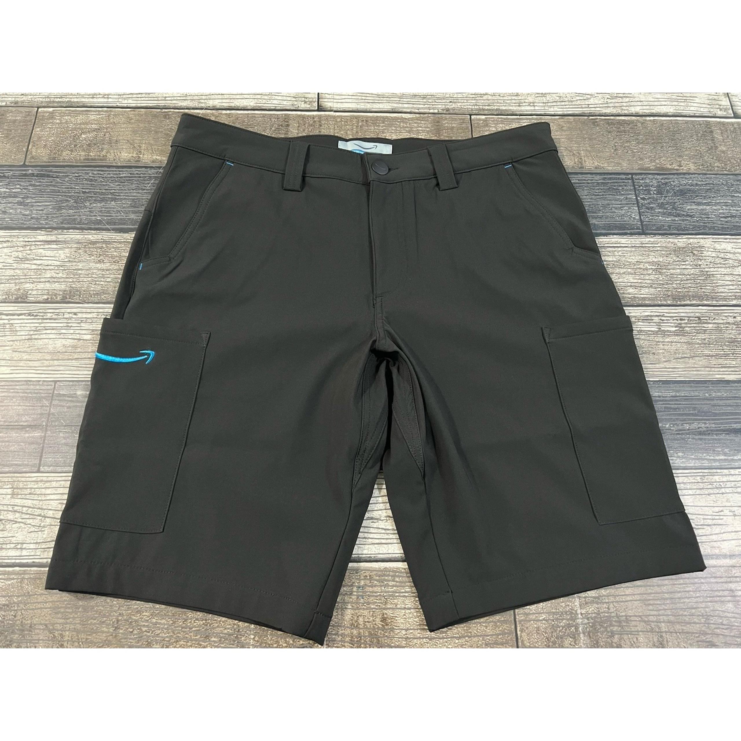 Amazon Luly Yang Employee Work  Stretch Cargo Shorts Men Size Small