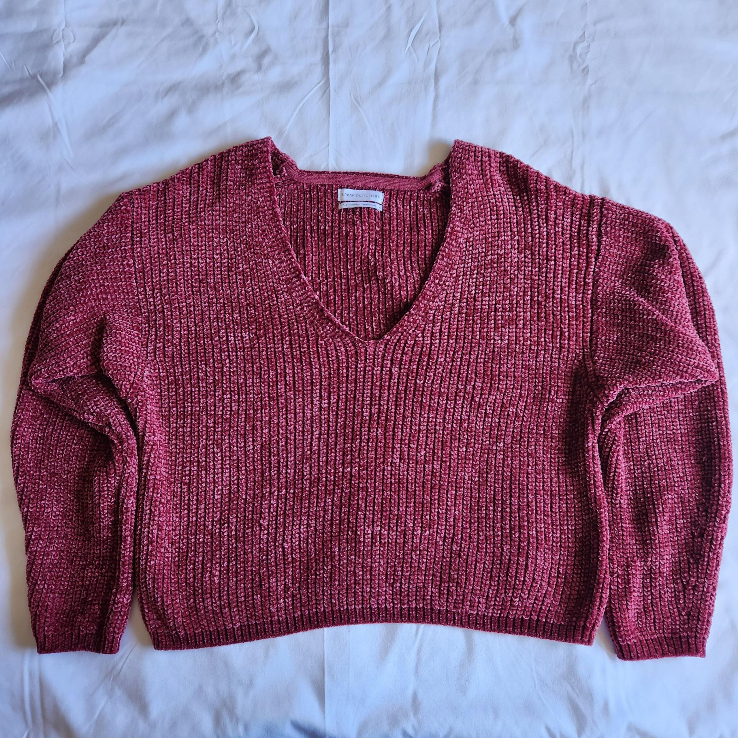 Urban Outfitters Burgundy Red Women's SM V-Neck Knitted Cropped Pullover Sweater