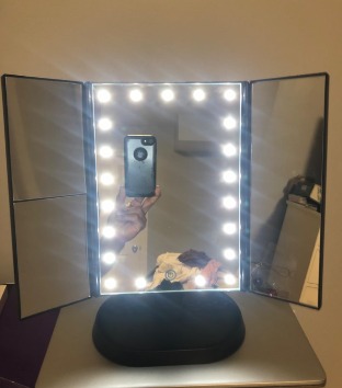 New Trifold Lighted Vanity Makeup Mirror with 21 LEDs Lights