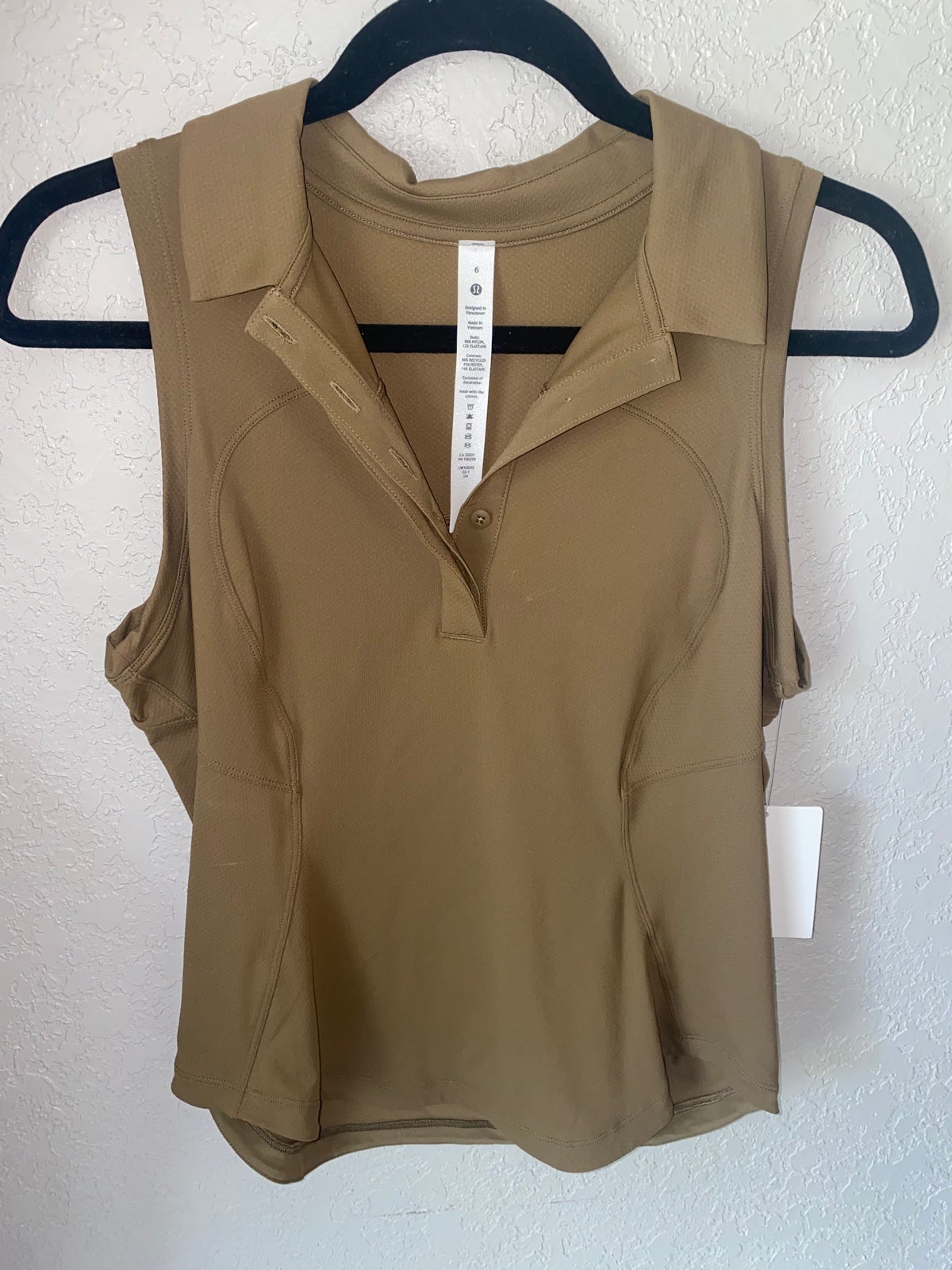 Lululemon sleeveless golf polo