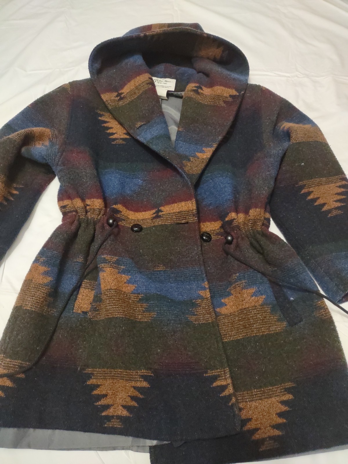 Vintage late 80s/early 90s Aztec patterned hooded coat. Southwestern