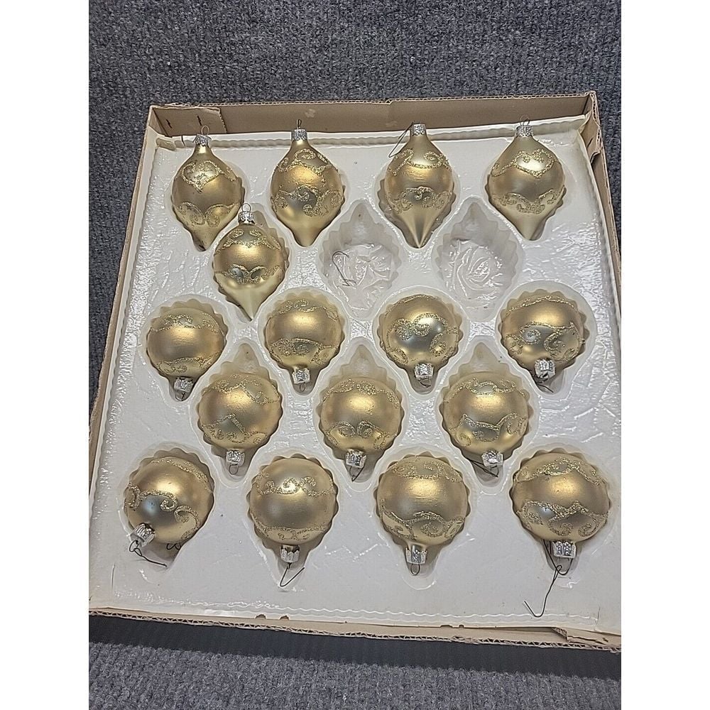 16 Pc Commodore Hand Blown And Decorated Glass Christmas Ornaments