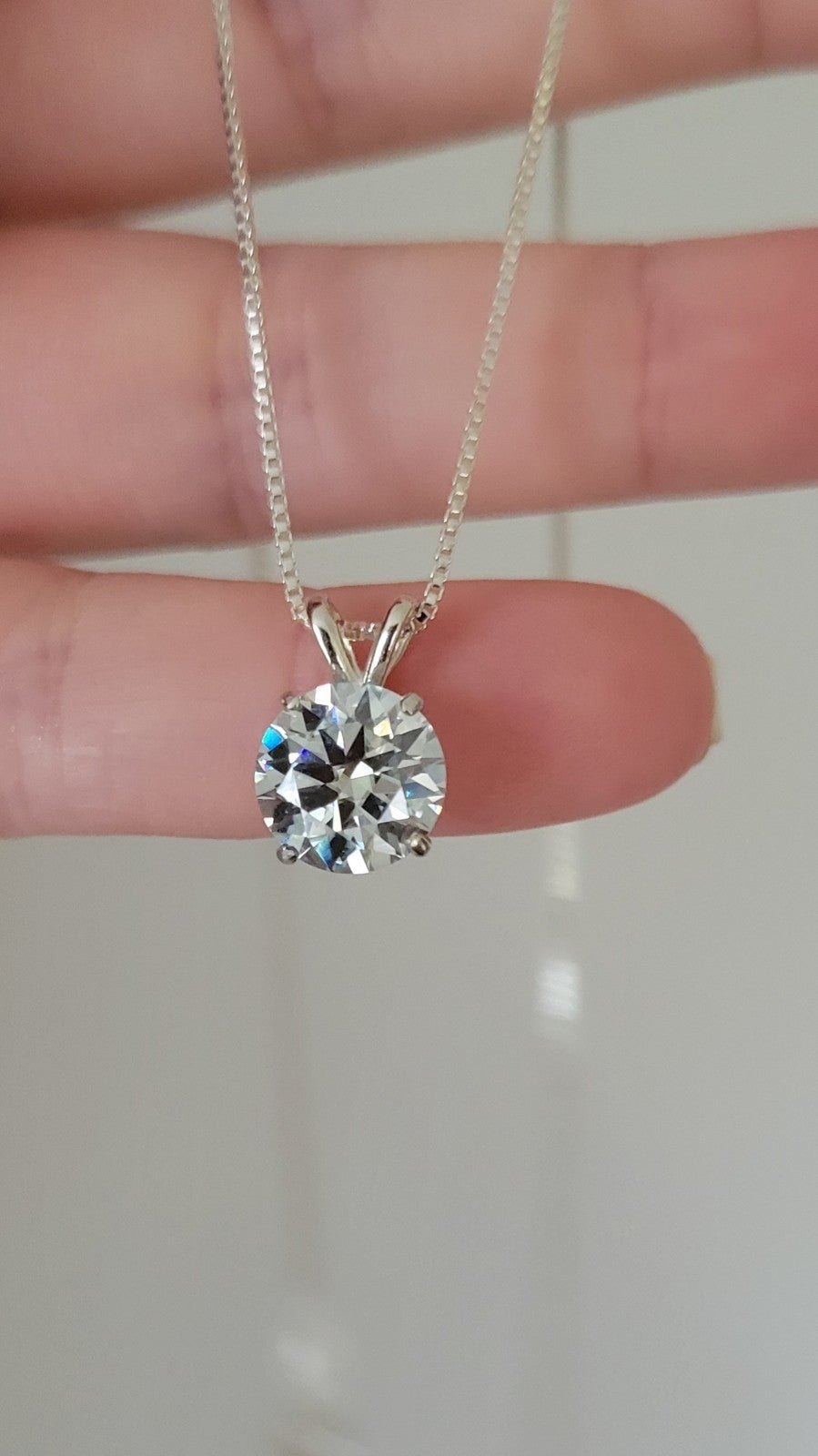 New 2ct Certified Moissanite Pendant With A Chain