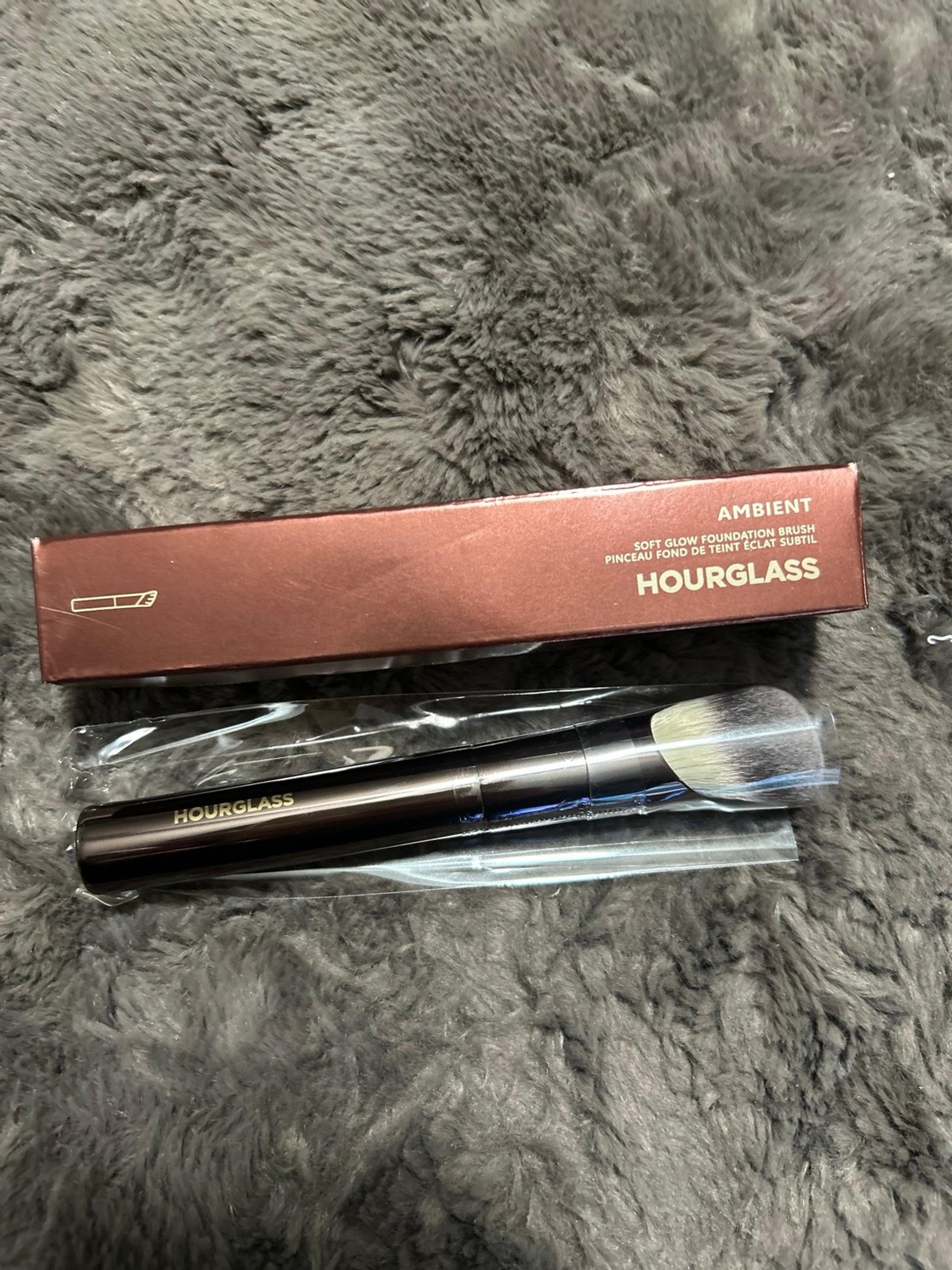 Hourglass ambient soft glow foundation makeup brush
