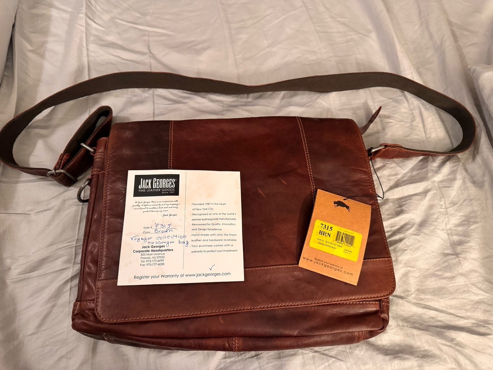 Jack George’s Voyager collection messenger bag brown
