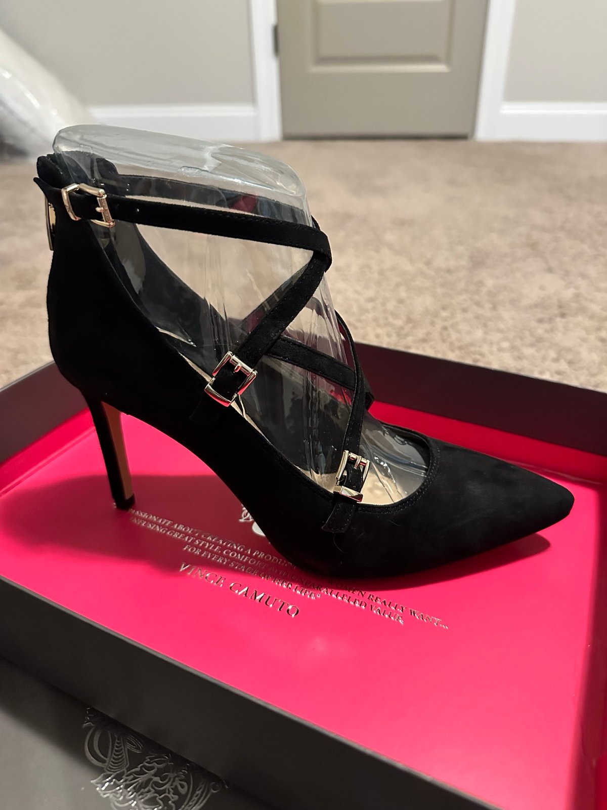 NWT Vince Camuto Neddy in Black