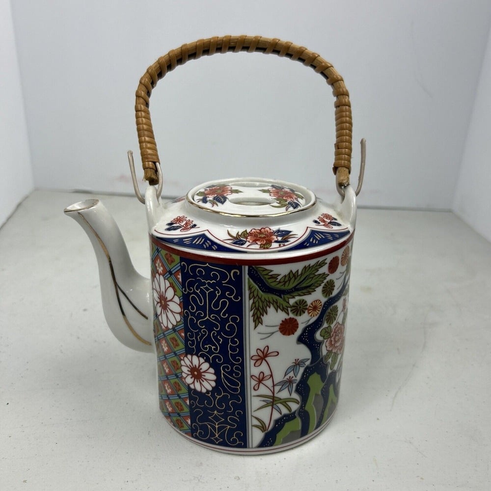 Vintage Artmark Imari Empress Teapot with Bamboo Handle