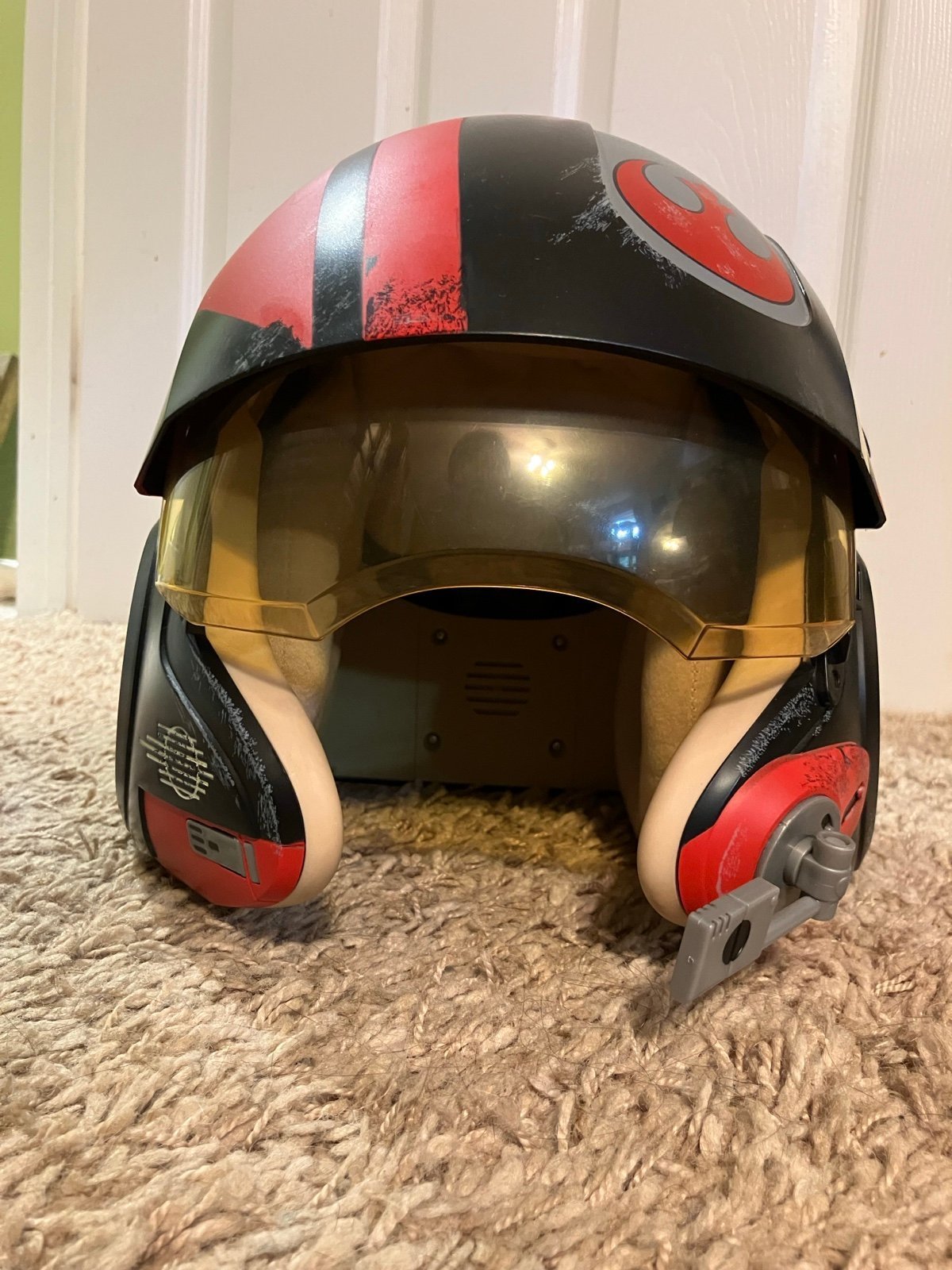 Star Wars Poe Dameron helmet