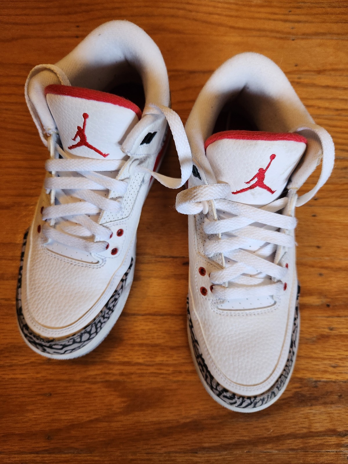 Jordan Sneakers Size 5Y Air Jordan 3 Retro Fire Red