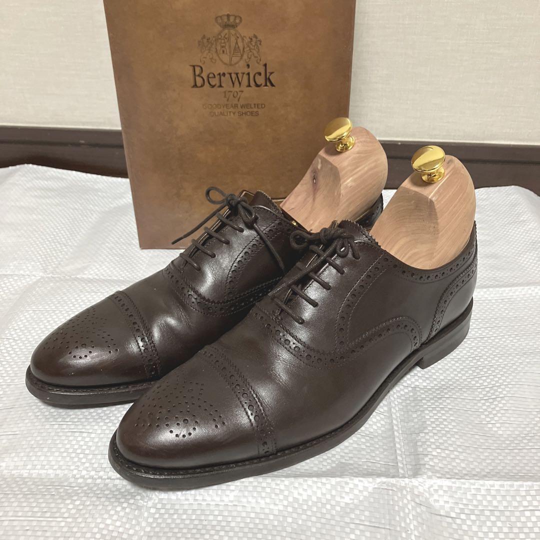 Berwick Berwick Semi-Brogue 5457 Dainite Sole