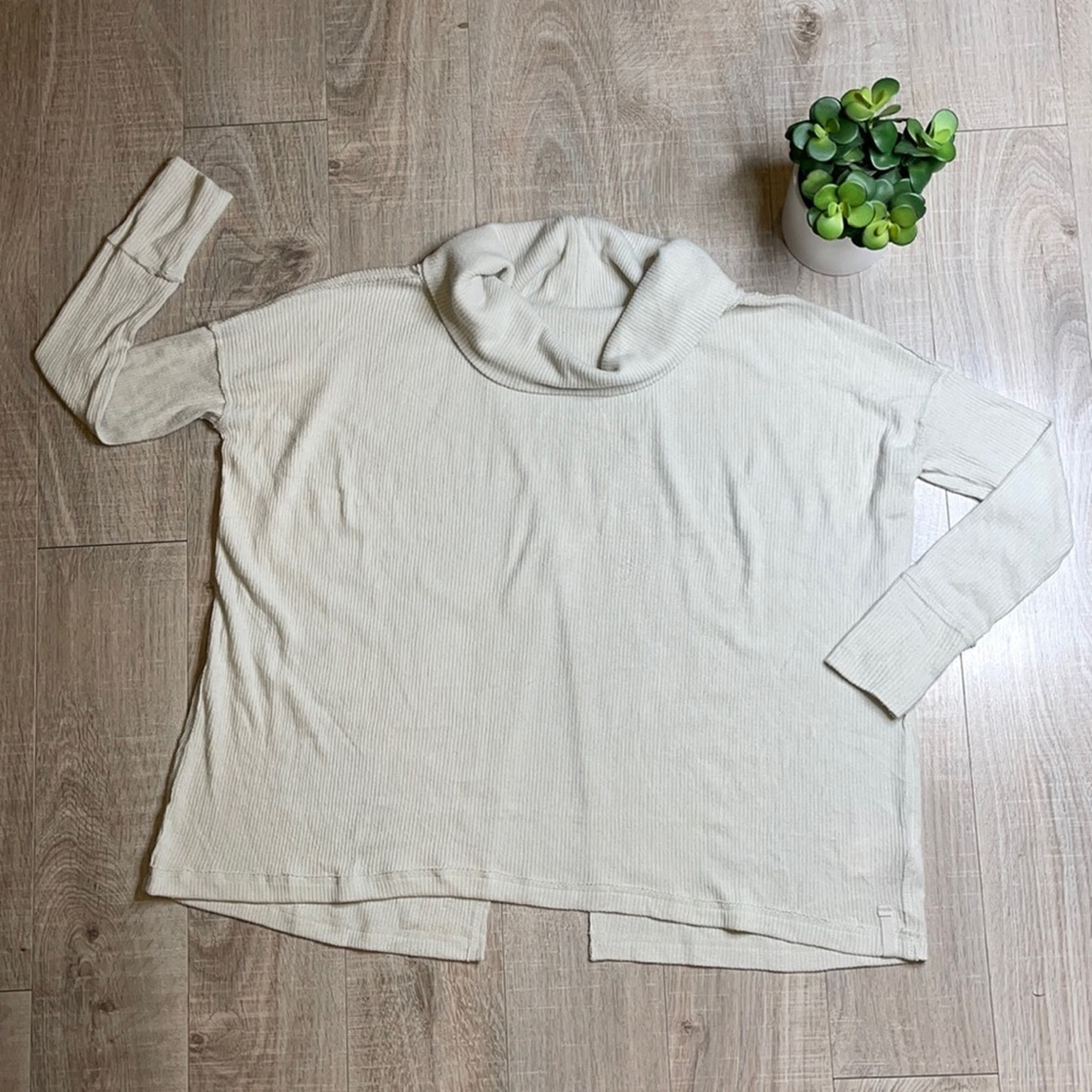 WE THE FREE Split Crossover Open Back Long Sleeve Oversize Turtleneck Shirt