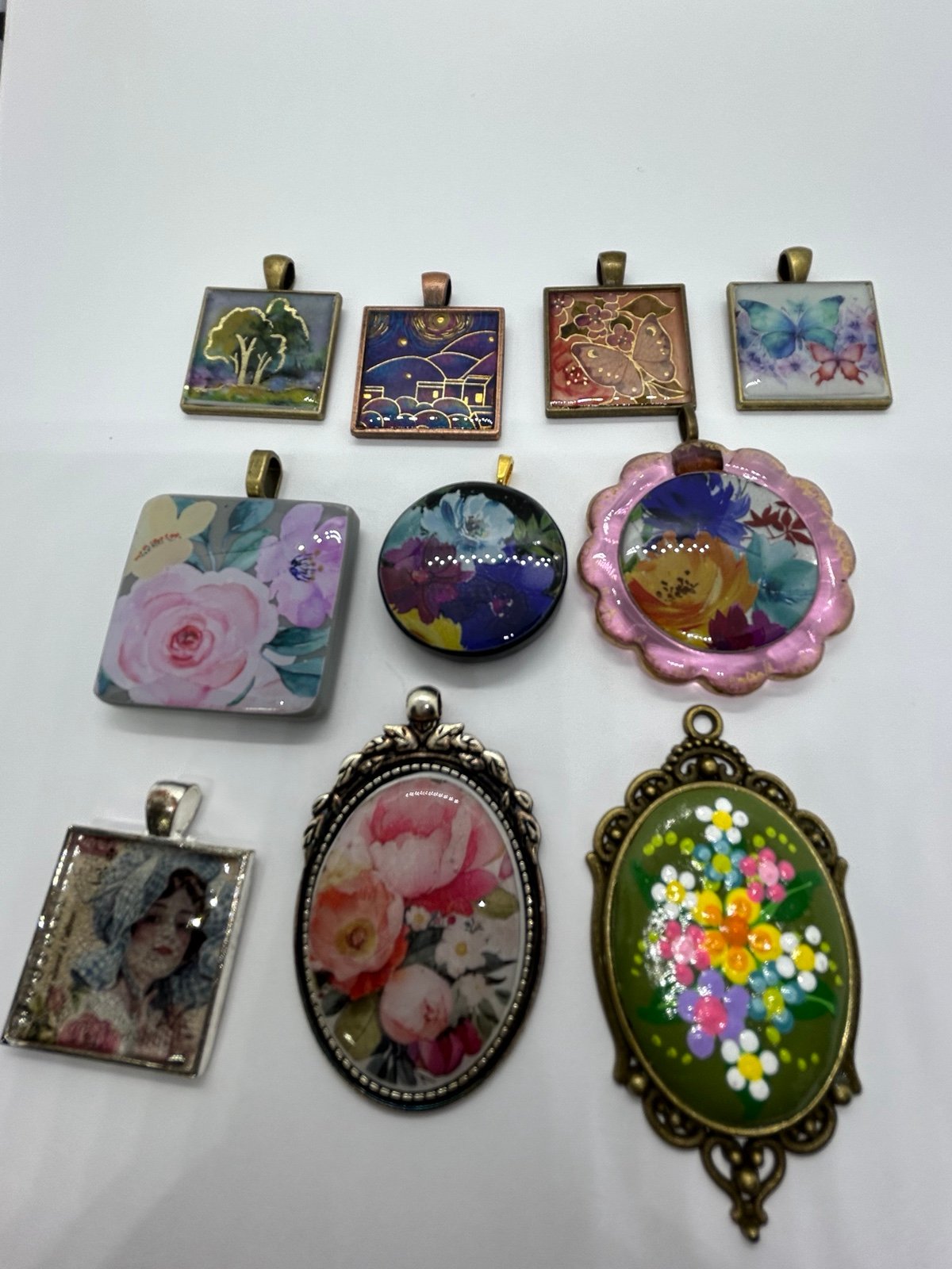 RESELL LOT 10 HANDMADE WOMENS PENDANT VINTAGE TO FASHION ⭐️⭐️⭐️⭐️⭐️