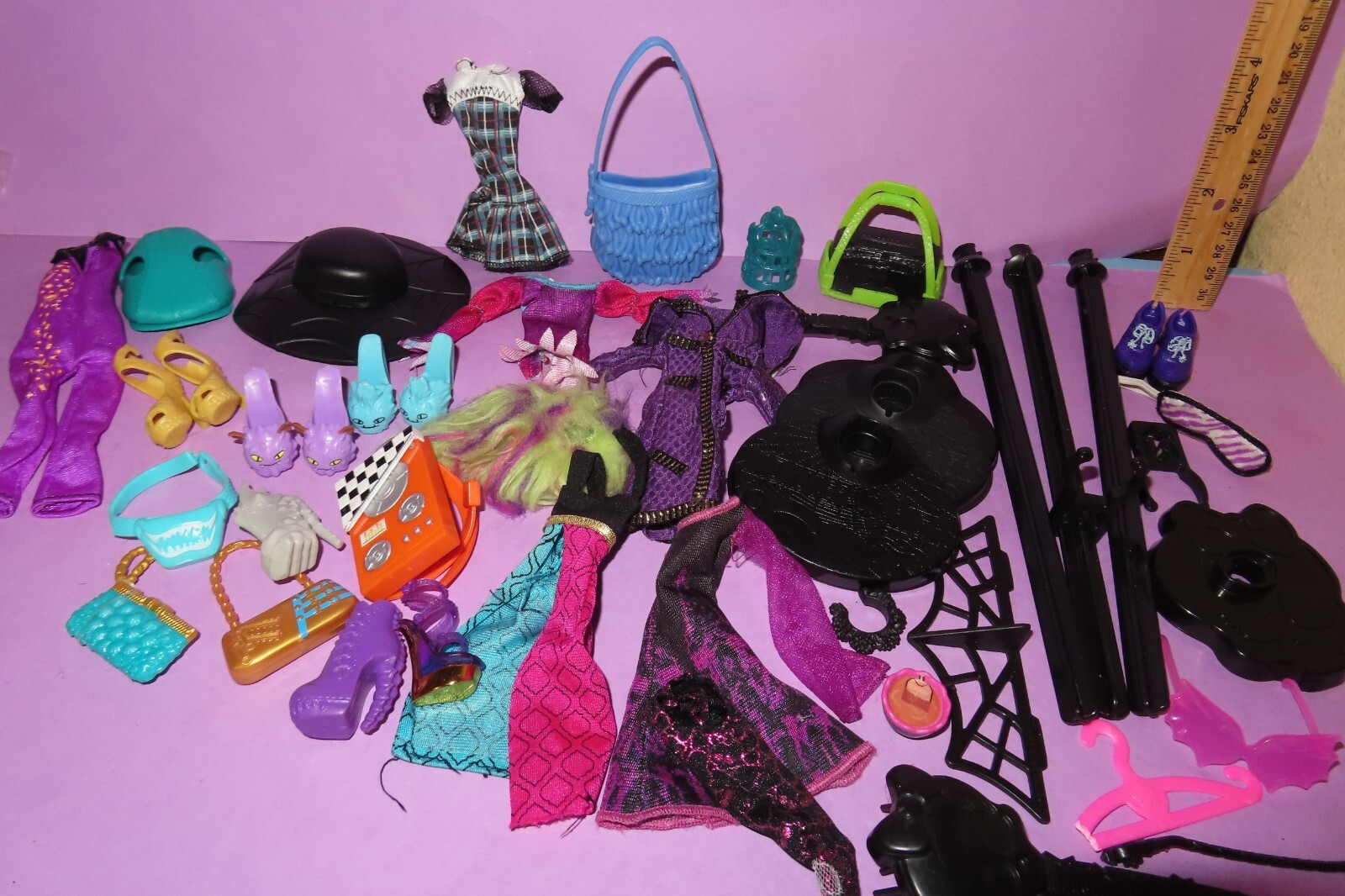 Monster High Fashion Purse Stand Frankie Holt Spectra G1 Shoes Lot Mattel