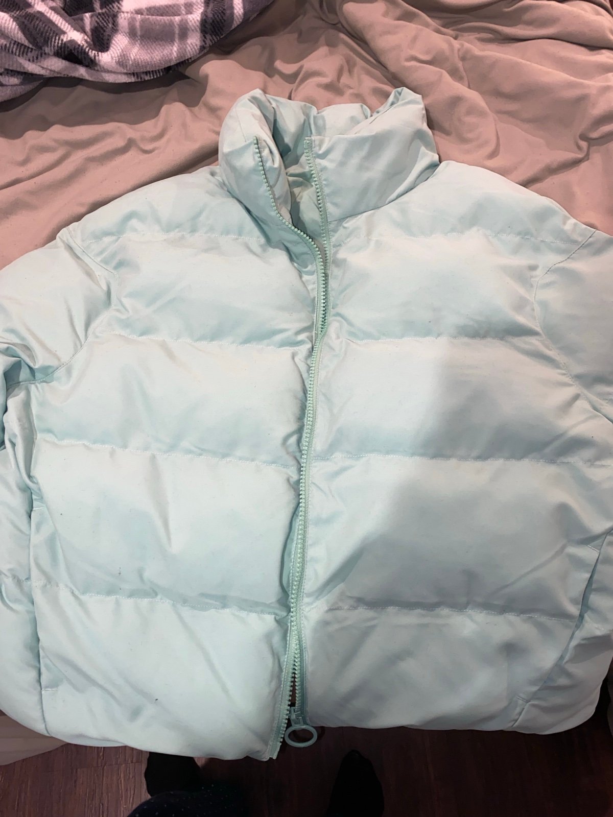 Gym shark puffer coat