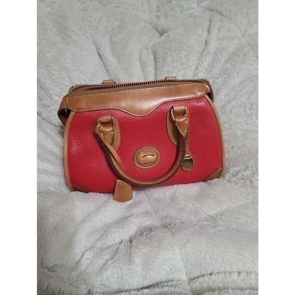 Vintage dooney and burke gladstone r90 red and british tan
