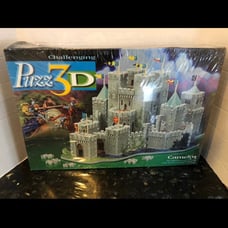 New 1995 puzzle 3-D Camelot