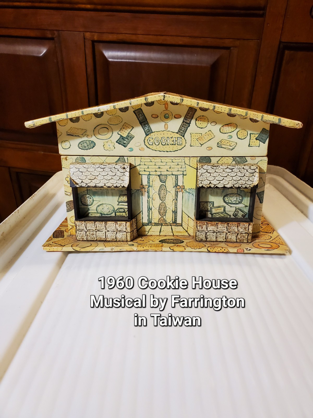 Collectable 1960 Cookie House, Musical Jewelry for Kids