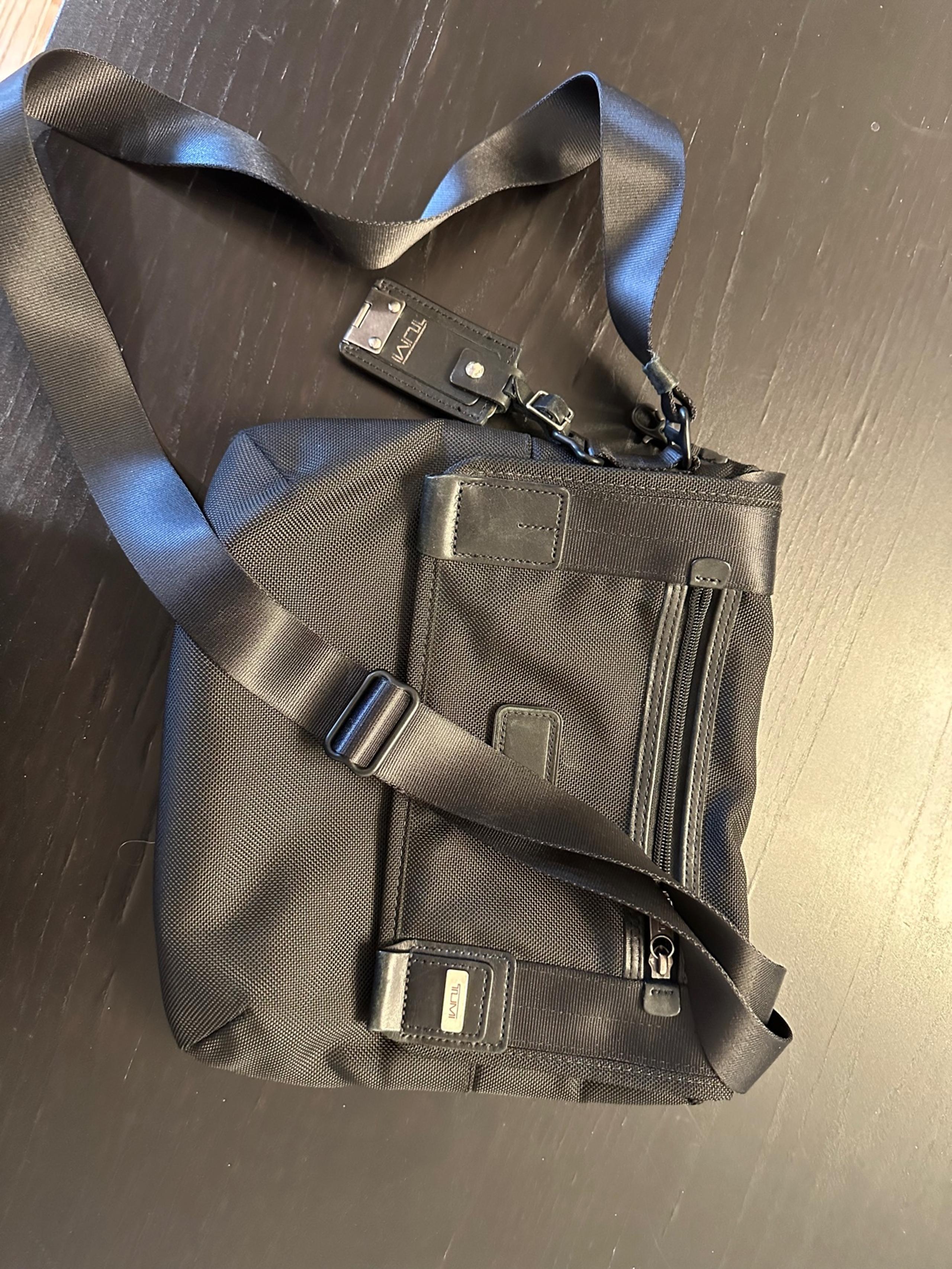 Tumi Alpha Bravo Beale Mini/Shoulder Bag/Nylon/Black/22371Dh