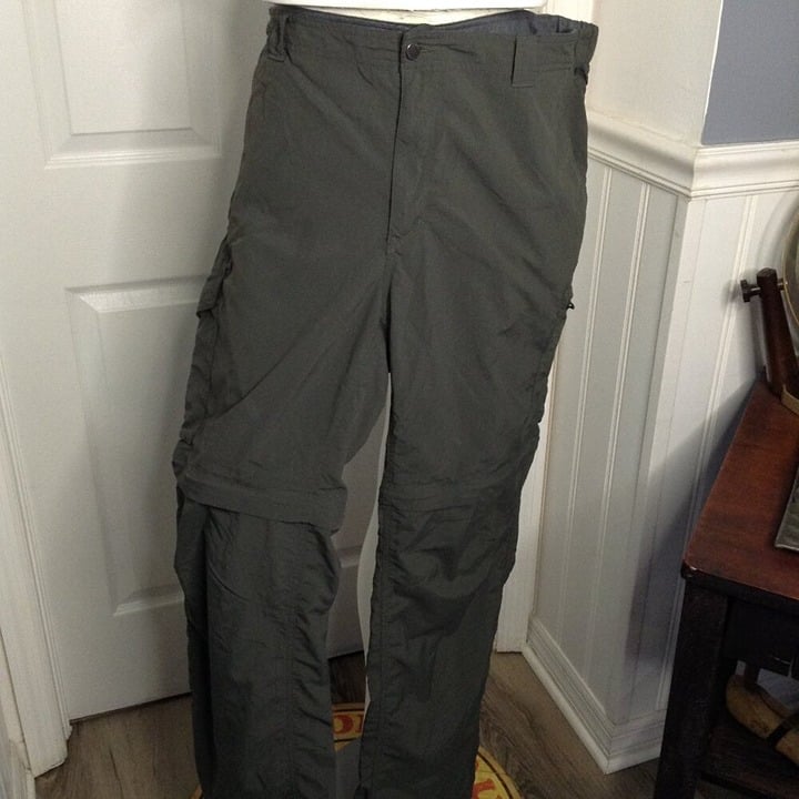 Columbia Olive Green Nylon Cargo Pants with Zip off Legs. Size: 42x34
