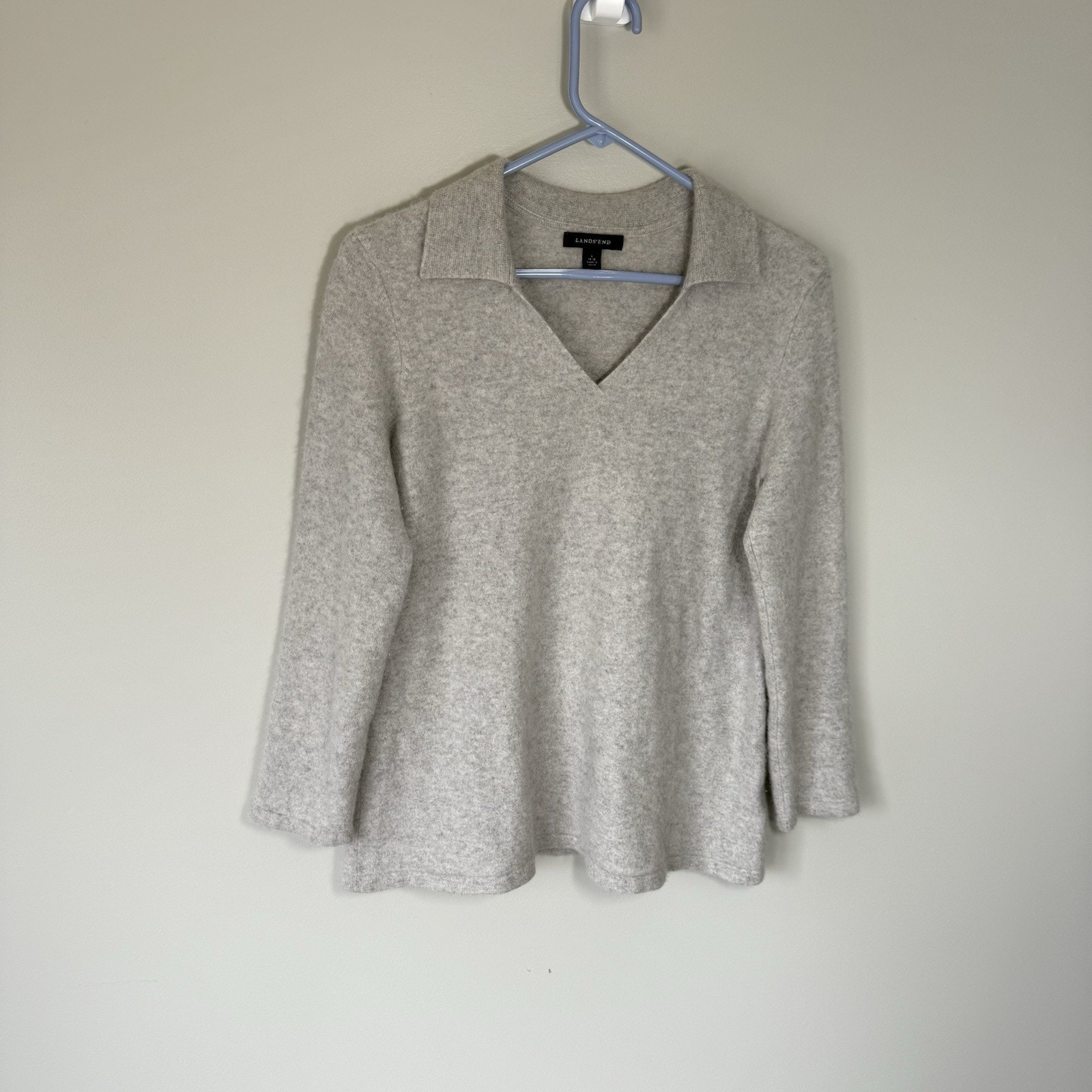 Lands end 100% cashmere women’s sweater top collared size large light gray