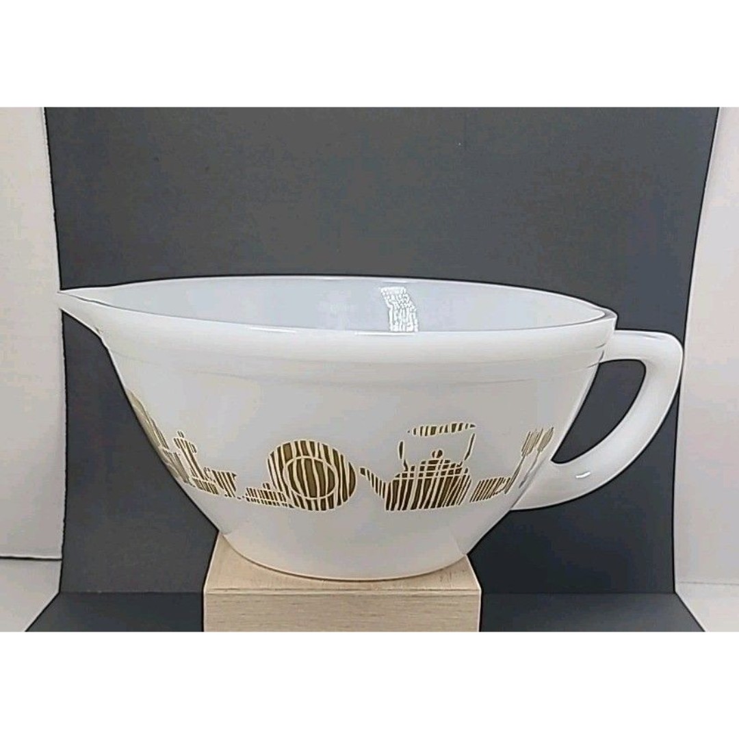Vintage FEDERAL Batter Bowl Milk Glass Oven Ware 1.25Qt Olive Dish Print