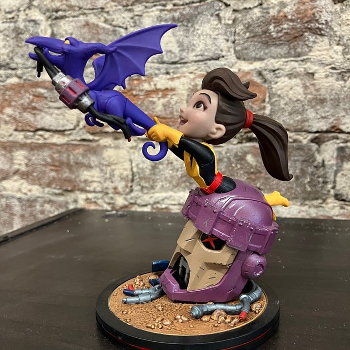 Kitty Pryde and Lockheed X-Men Marvel Quantum Mechanix Qmx Q-Fig Elite Statue