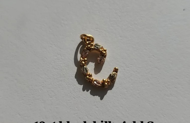Black hills gold initial C pendant 10k