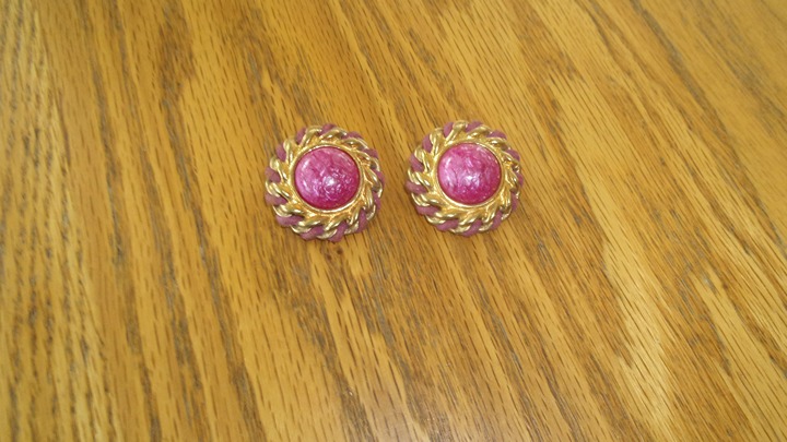 Dauplaise clip earrings gold tone pink marbled glass cabochon