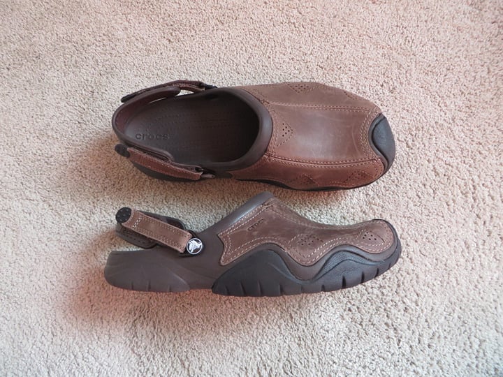 Crocs men's swiftwater leather clog hot sale