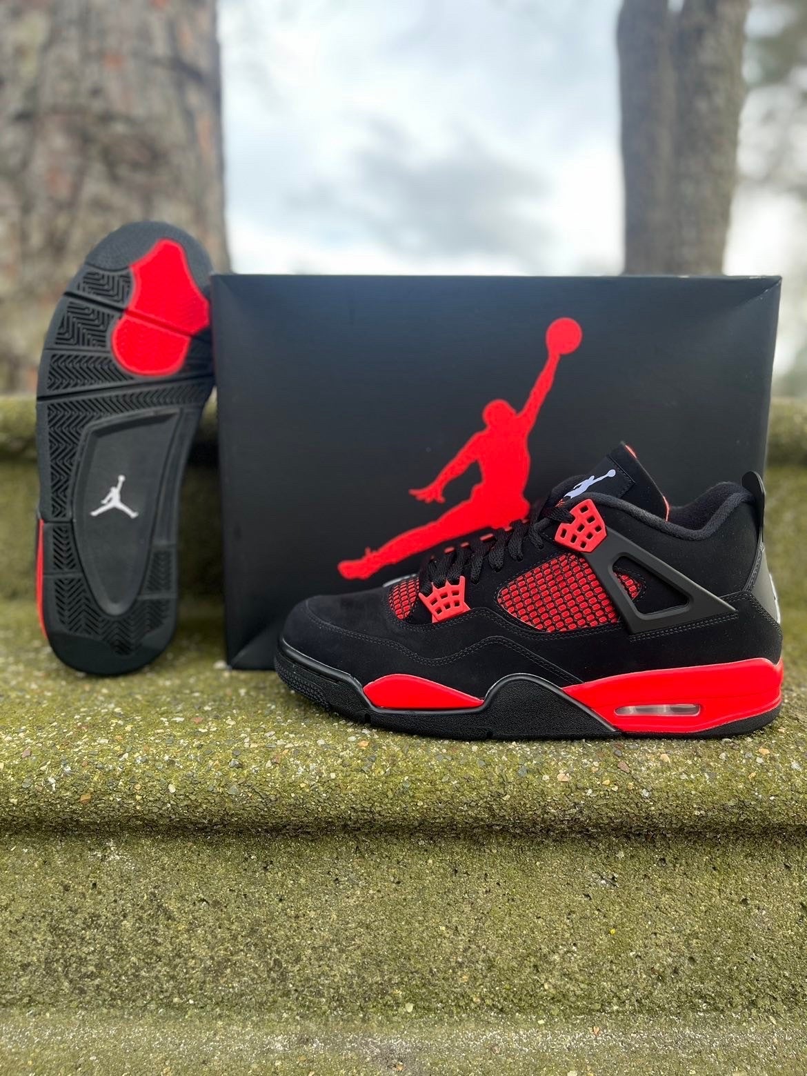 Air Jordan 4 red thunder