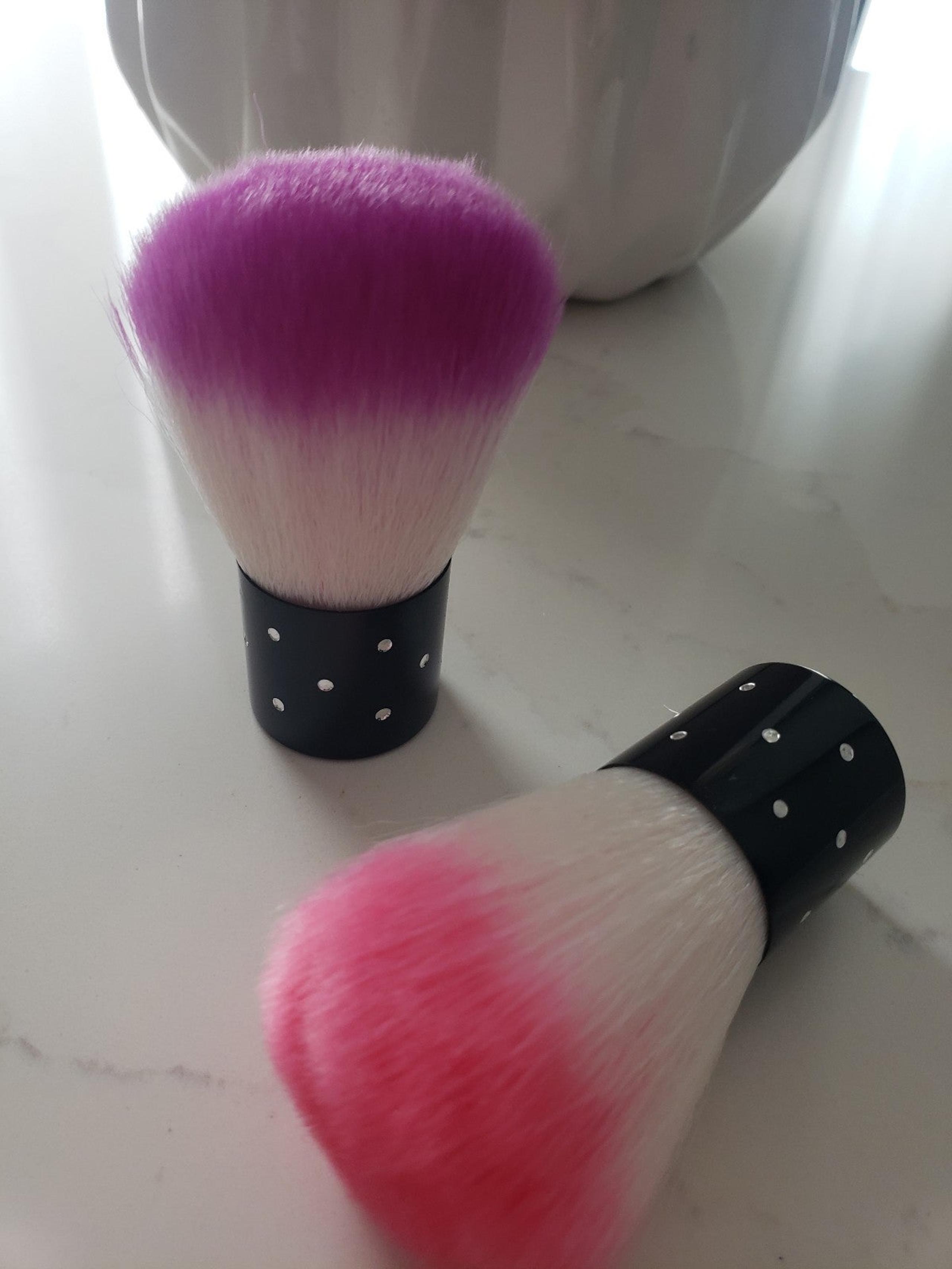 Brush nail dust remover for dipping nails