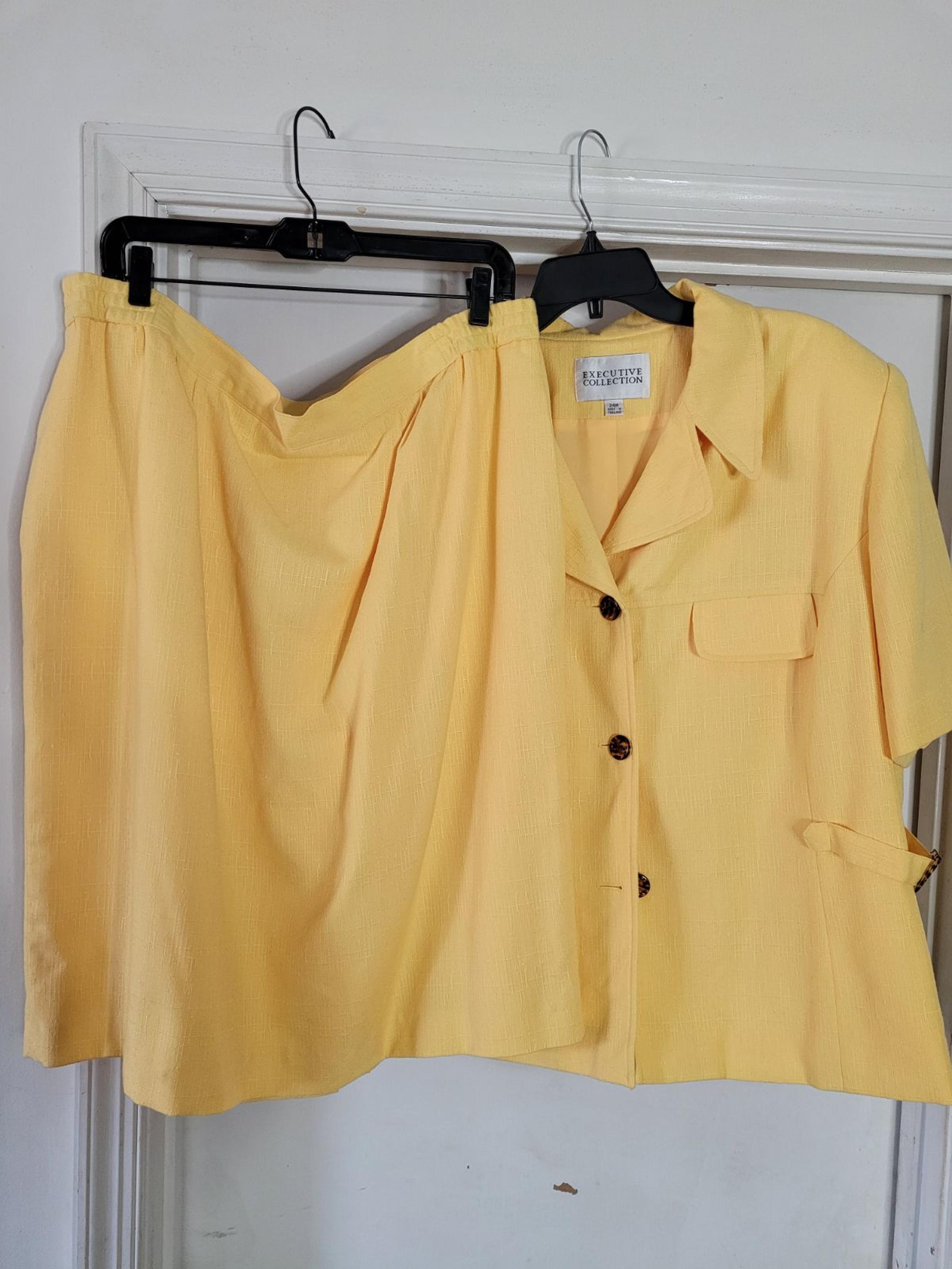 Executive Collection women 2pc skirt set