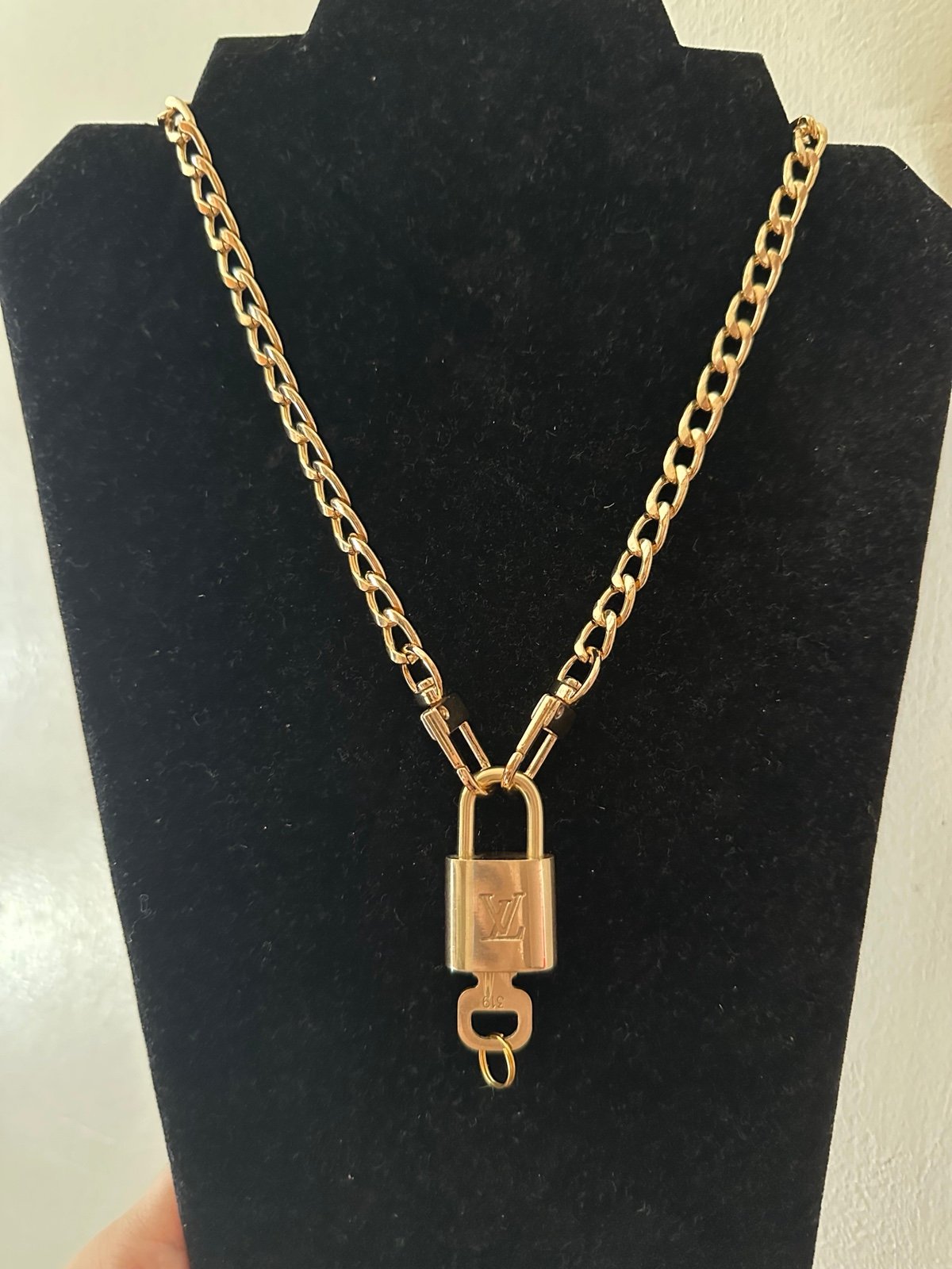 Louis Vuitton SUPER SHINY Lock & Key #319 with chain
