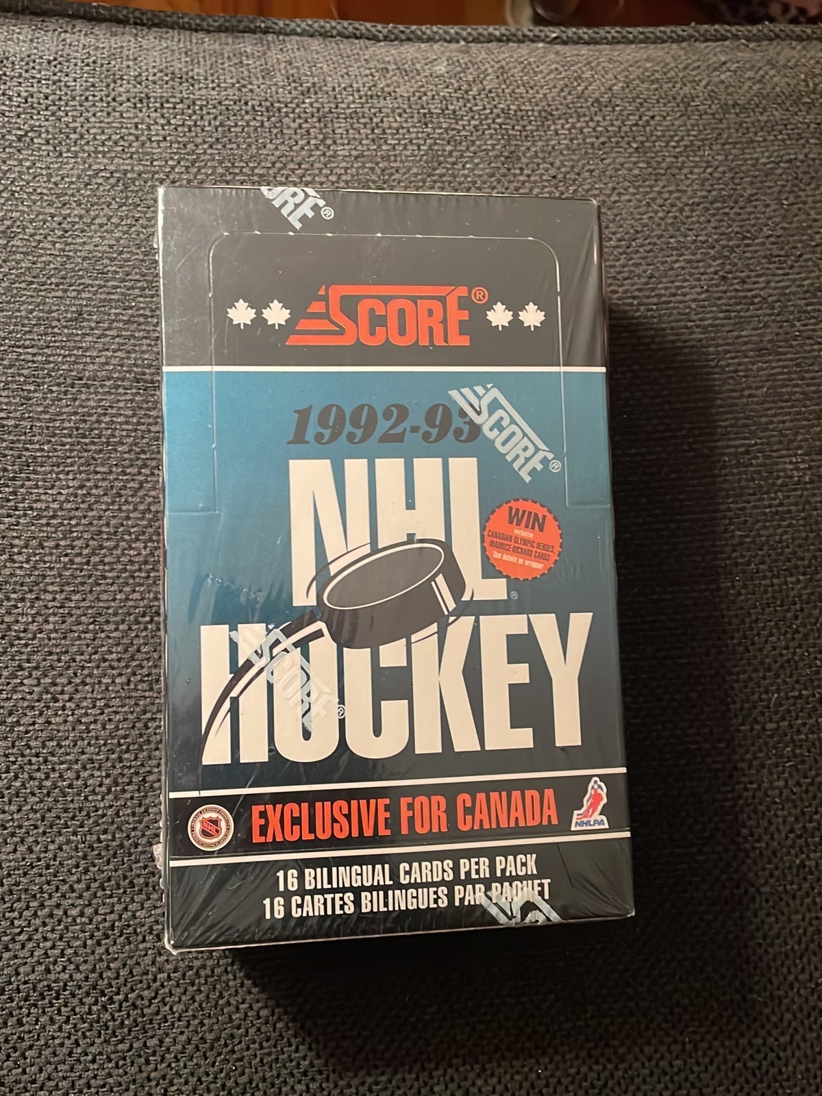 1992-93 Score NHL Hockey Cards Canada Exclusive sealed box