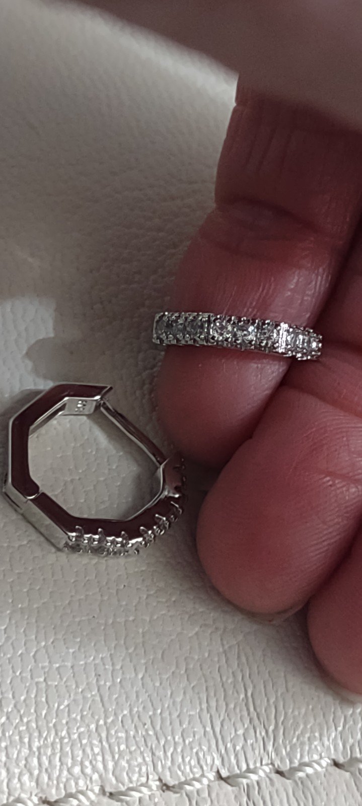 Gorgeous labculture diamond and 925 Sterling small hoops j