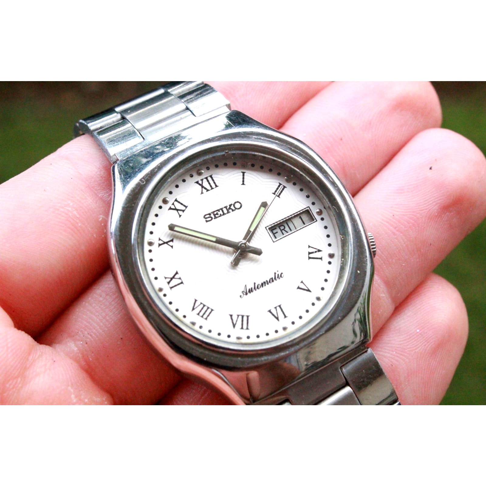 Vintage 1988 Seiko Automatic Mens Silver Watch W/daydate & Black accents